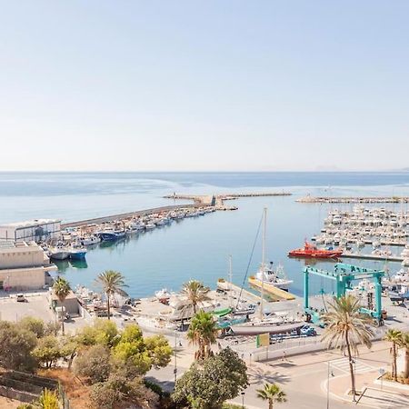 Faro Puerto Estepona Kültér fotó
